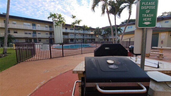 Building Photo - 7505 SW 82nd St