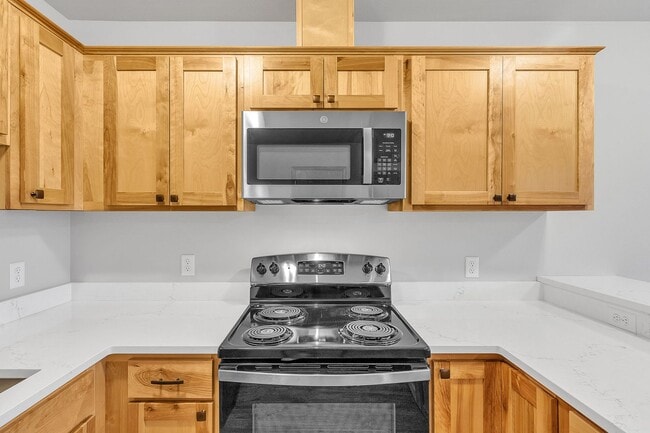Building Photo - $1,150/month |Fully Remodeled Ground Floor...