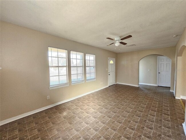 Building Photo - 2319 E Magnolia St