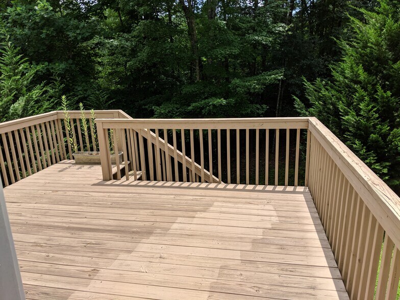Building Photo - 144 Hood Park Dr