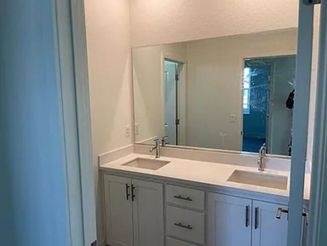 Building Photo - Gorgeous 4-Bedroom Home in Prime Antioch L...
