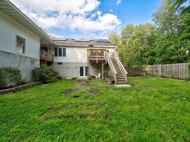 Building Photo - 17 Bauers Ln