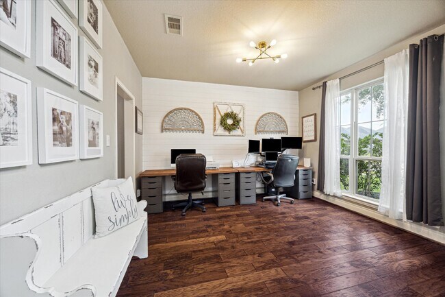Building Photo - 28919 Crested Butte Dr