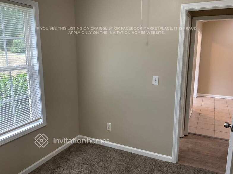 Building Photo - 260 Dreamland Cir