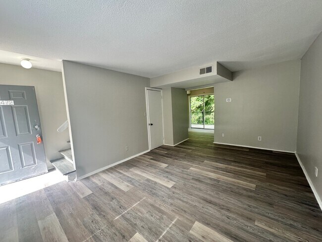 Building Photo - 1472 Sherwood Dr