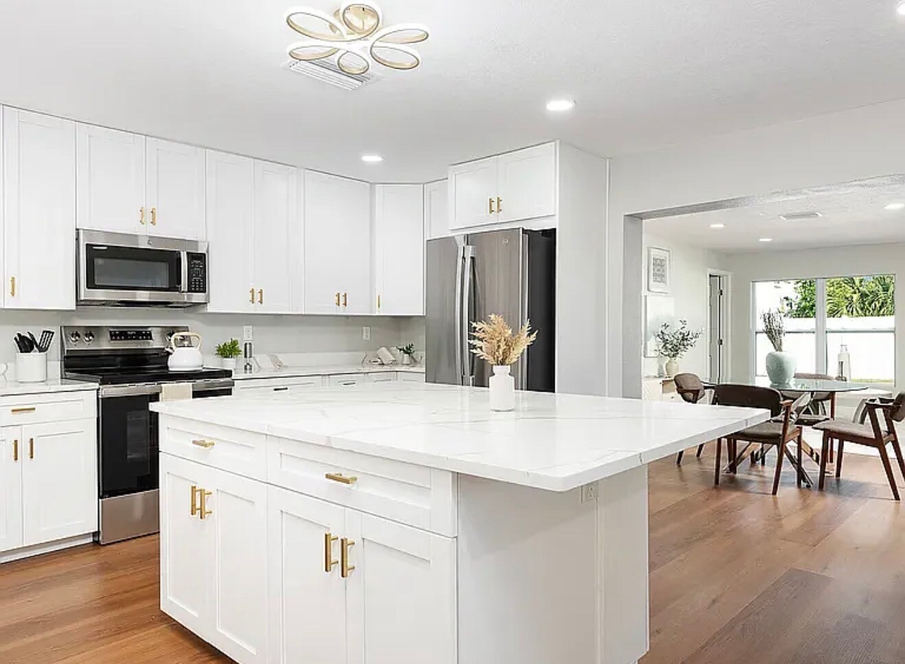 Building Photo - 4335 10th Ave S