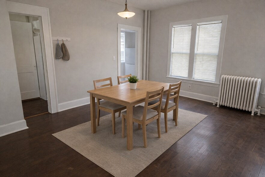 Building Photo - 2529 Polk St NE