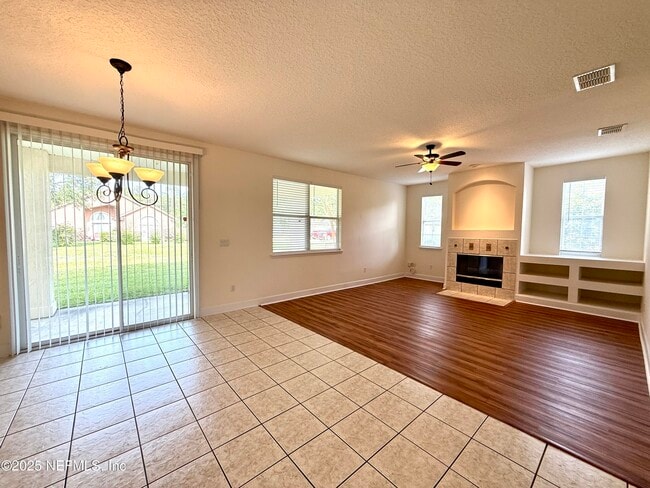 Building Photo - 2080 Trailing Pines Way