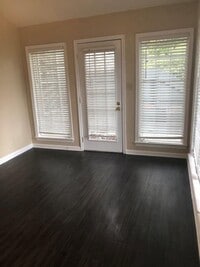 Building Photo - 820 E Willow Point Pl