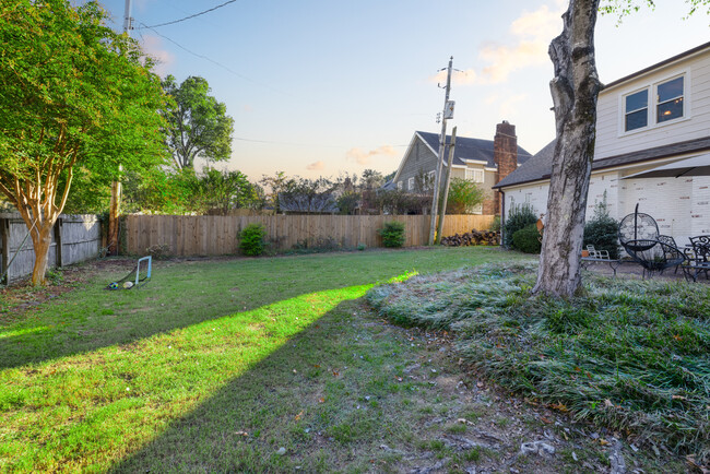 Building Photo - 1764 Bryn Mawr Cir