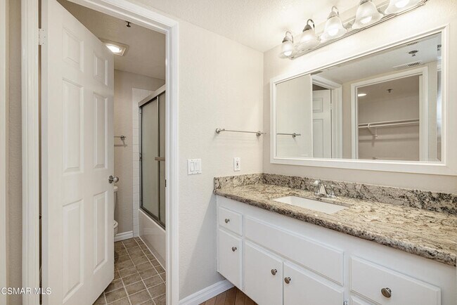 Building Photo - 5837 Oak Bend Ln