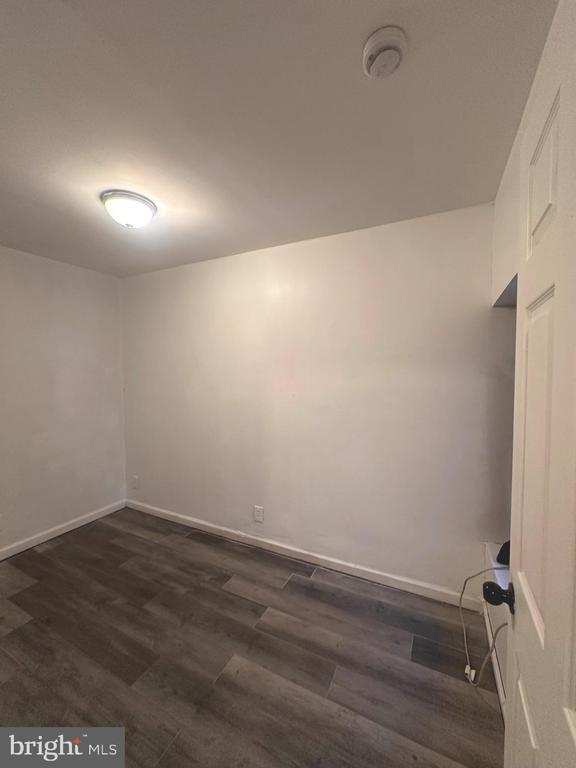 Building Photo - 25 Murray St