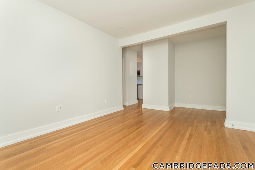 Building Photo - 17 Forest St