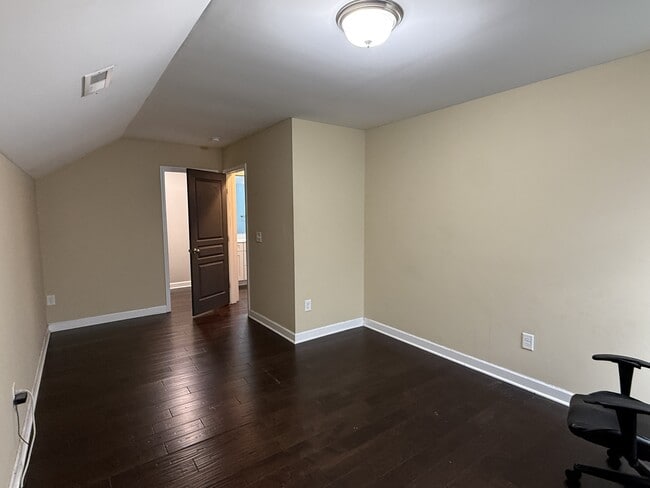 Building Photo - 133 Penry Ln