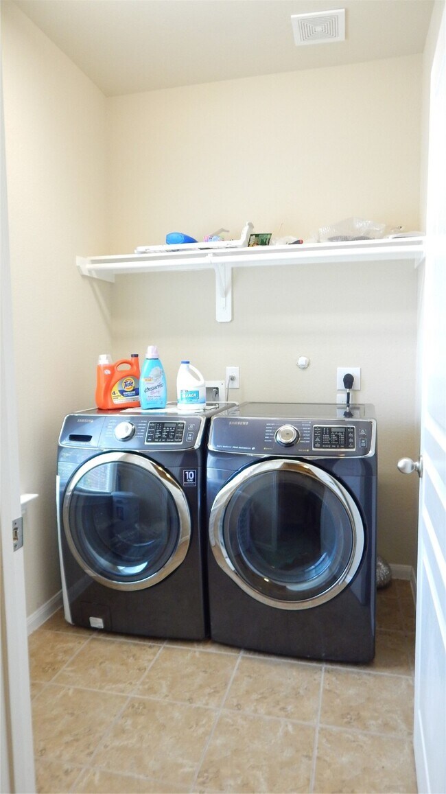 Building Photo - 3219 Creole Bay Ln