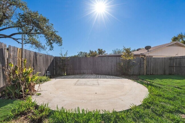 Building Photo - 4214 Osage Dr