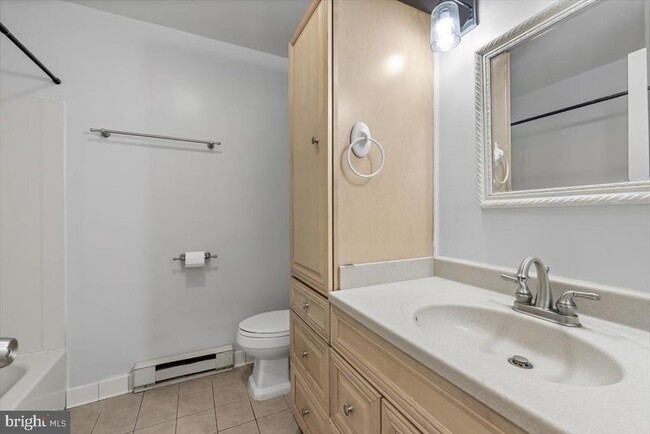 Building Photo - 260 Hill Crest Dr