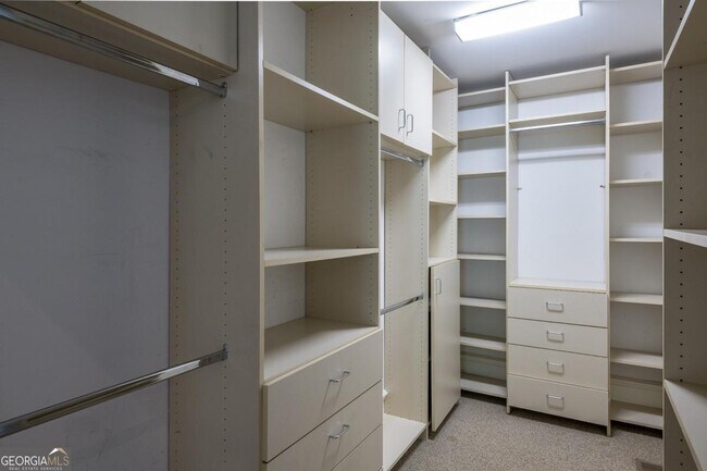 Building Photo - 765 Woodland Ave SE