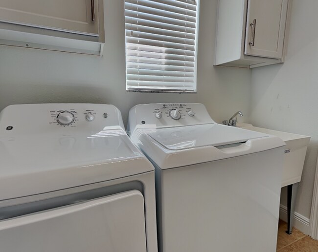 Building Photo - 2684 Tarragona Wy