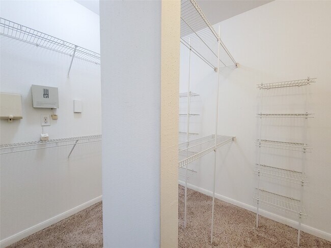 Building Photo - 1330 Old Spanish Trl