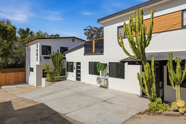 Building Photo - Stunning New Construction in Mission Hills – 2BR/2BA – Going Quick  | 4 Weeks of Free Rent + Free...
