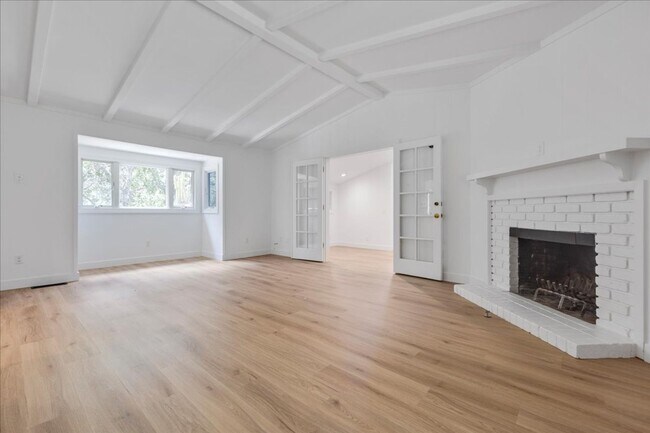 Building Photo - Available Now – Beautiful Carmel Valley Home in Carmel School District