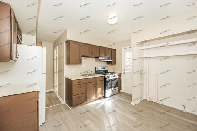 Building Photo - 1300 Ottawa Ave