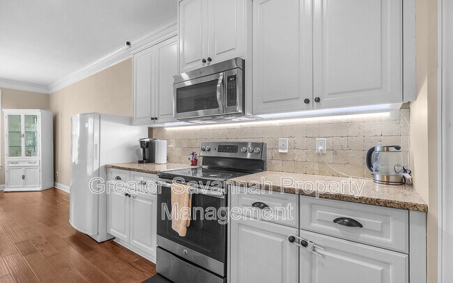 Building Photo - 113 Greystone Dr