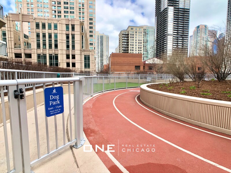 Building Photo - 525 N State St