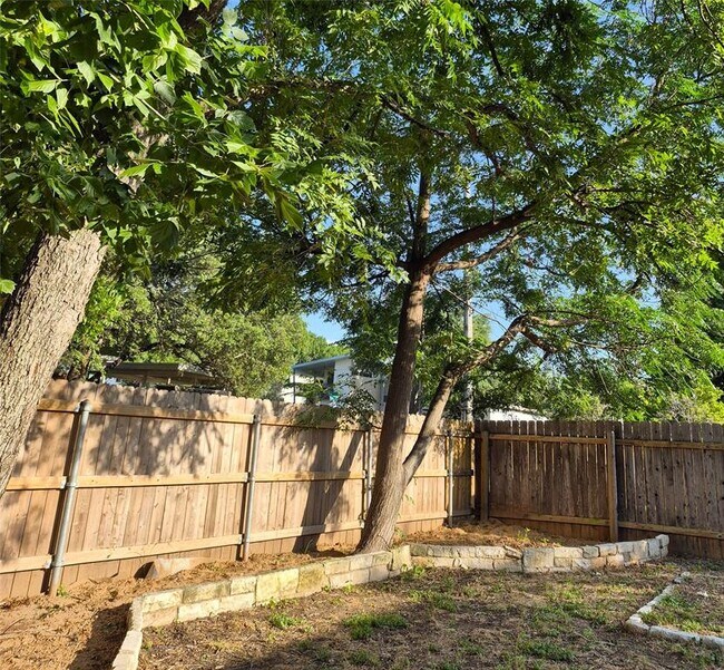 Building Photo - 1139 Emmitt Run