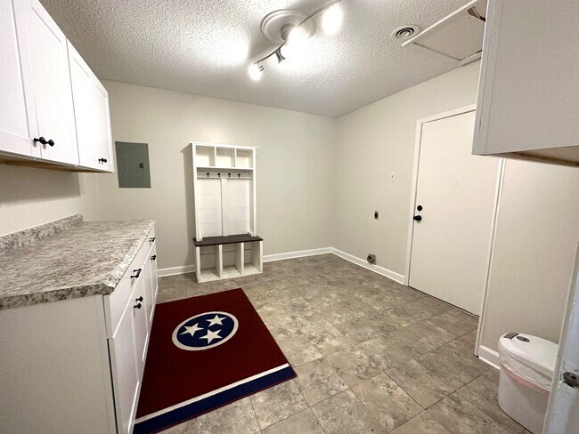 Building Photo - 5260 Brantford Ave