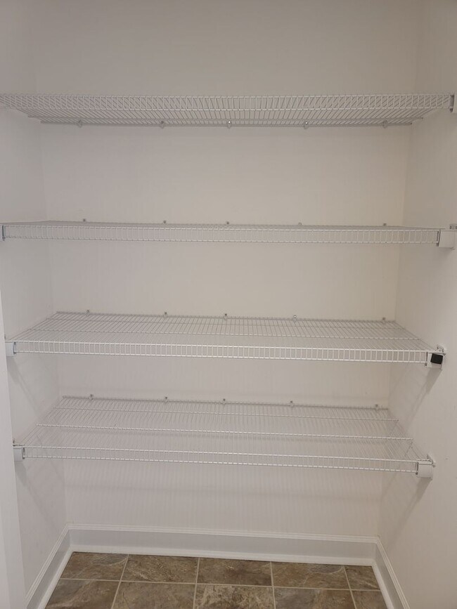 Building Photo - Beautiful 2 Story Home Located Outside of Fayetteville and Fort Bragg!