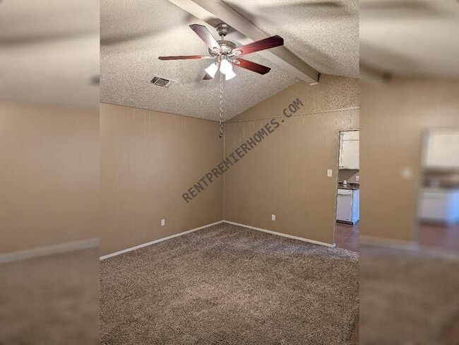 Building Photo - 1563 Pamela Ln