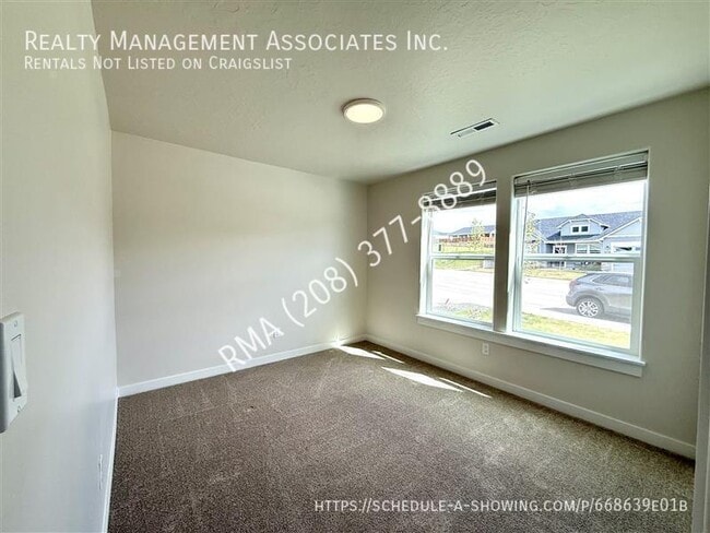 Building Photo - 3799 N Marionberry Ave