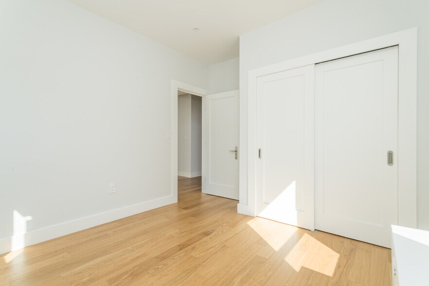 Building Photo - 37 Radnor Rd