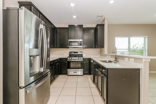 Building Photo - 339 Sea Breeze Dr