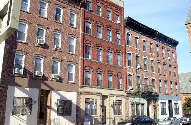 Building Photo - 599 Grove St