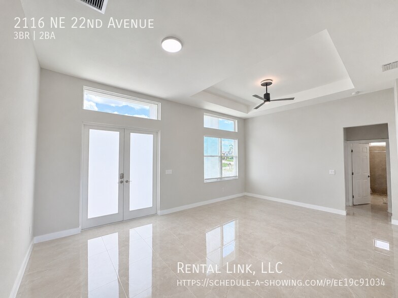Building Photo - 2116 NE 22nd Ave