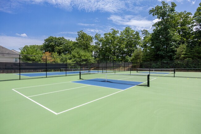 Building Photo - 9 Crest Ct