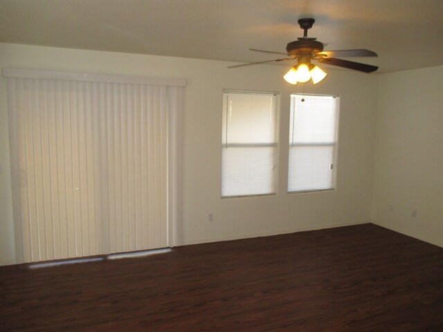 Building Photo - 18554 W Mariposa Dr