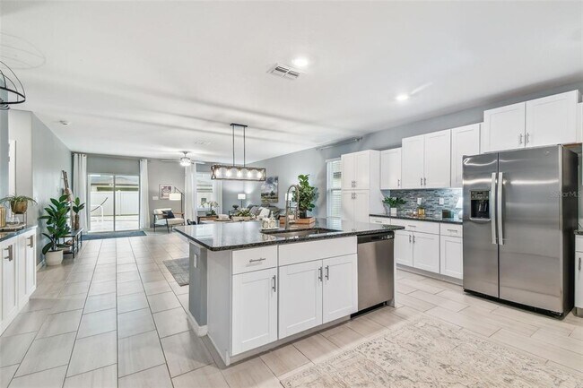 Building Photo - 8887 Little Bluestem Dr