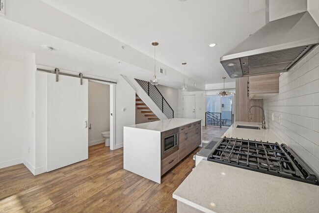 Building Photo - 2BR/2.5BA Condo in Central Ninth | Mountain Views, Solar & Walk to Everything