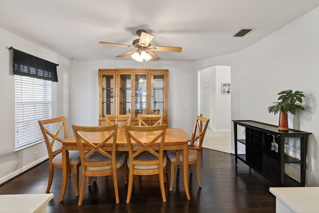 Building Photo - 3221 SE Quay St