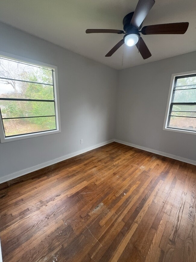 Building Photo - 320 Lawrence Rd