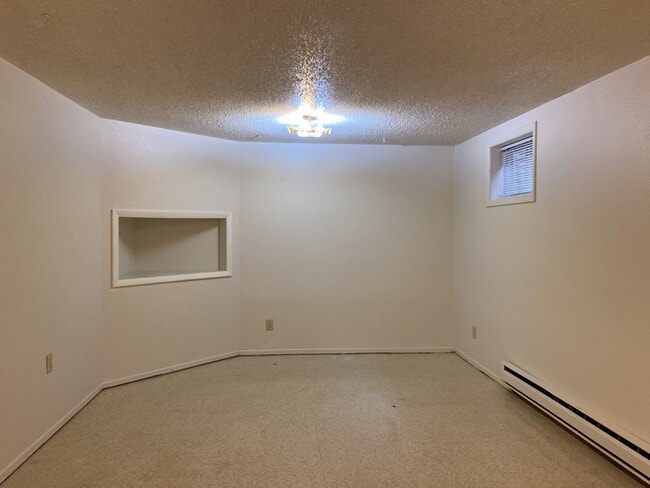 Building Photo - STUDENTS WELCOME! Spacious Basement Apartment 2 Bedroom 1 Bathroom West Fort Collins