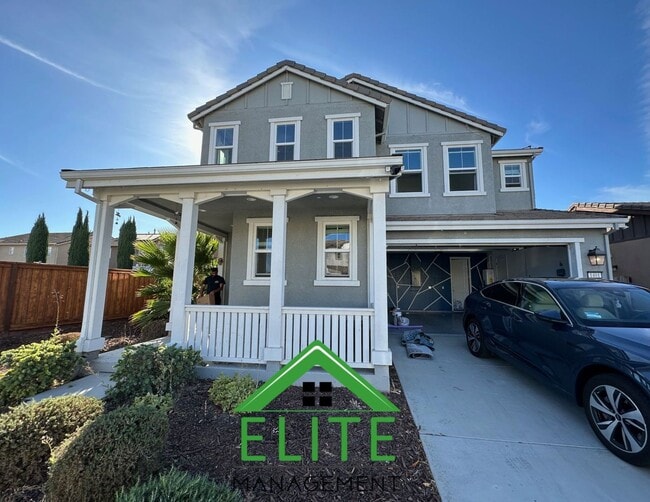 Primary Photo - Beautiful 3-Bedroom Home in Desirable Trac...