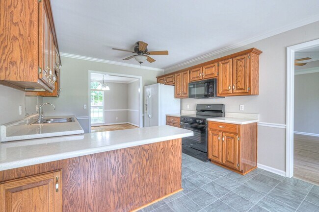 Building Photo - 405 Sandi Ct