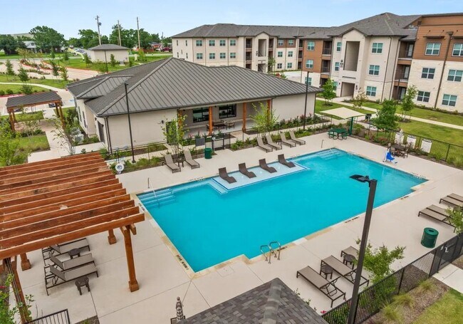 Building Photo - 13411 FM812