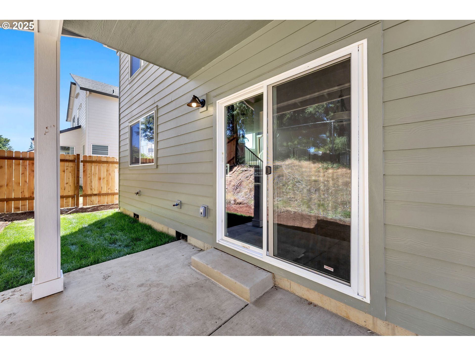 Building Photo - 6107 NE 45th Ct