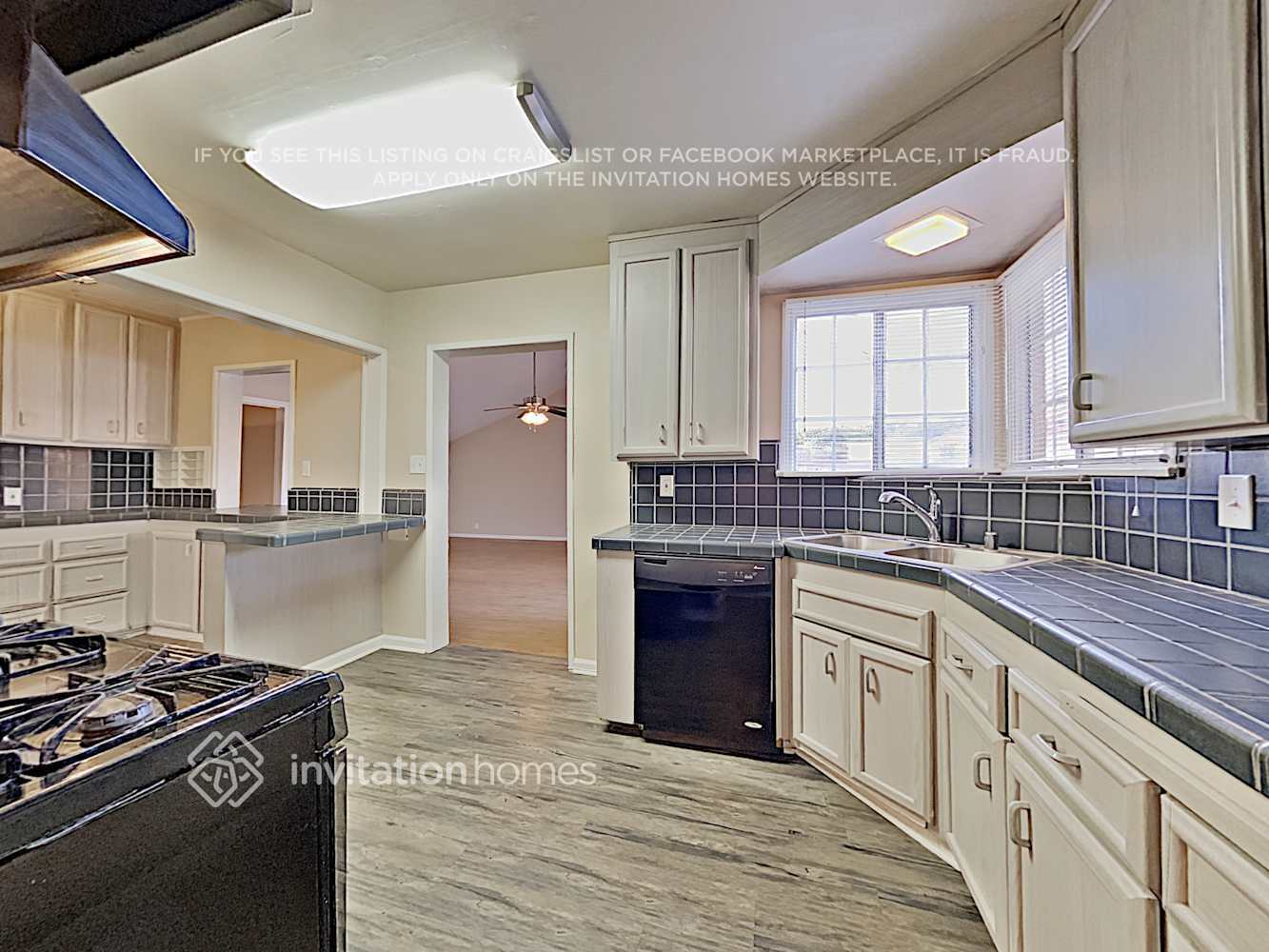 Building Photo - 2403 W 129th St